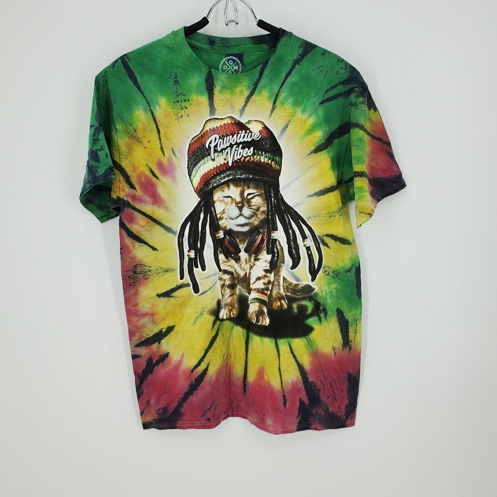 Doma Tie Dye Graphic Design Reggie Kitten "Positive Vibes" Crewneck Short Sleeve